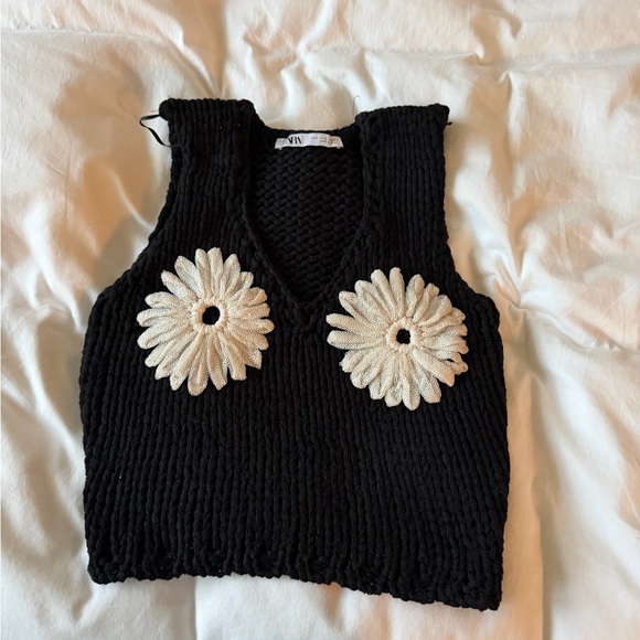 Zara Tops - Zara Black Knit Tank with Cream Daisy Appliqués